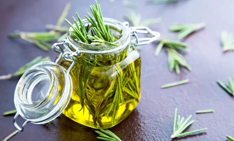 rosemary essential oil uses and benefits